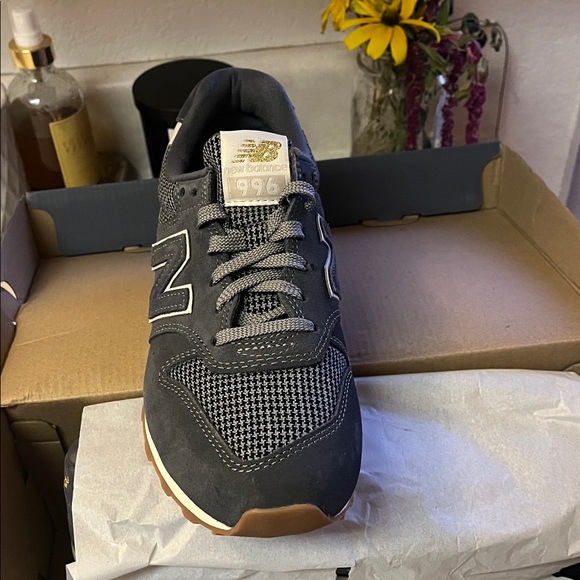 New Balance Navy and White Sneakers - Picture 4 of 4